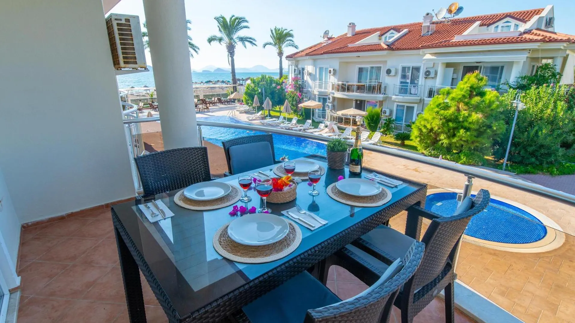 Sunset Beach Club Aqua Lettings Fethiye 3*,